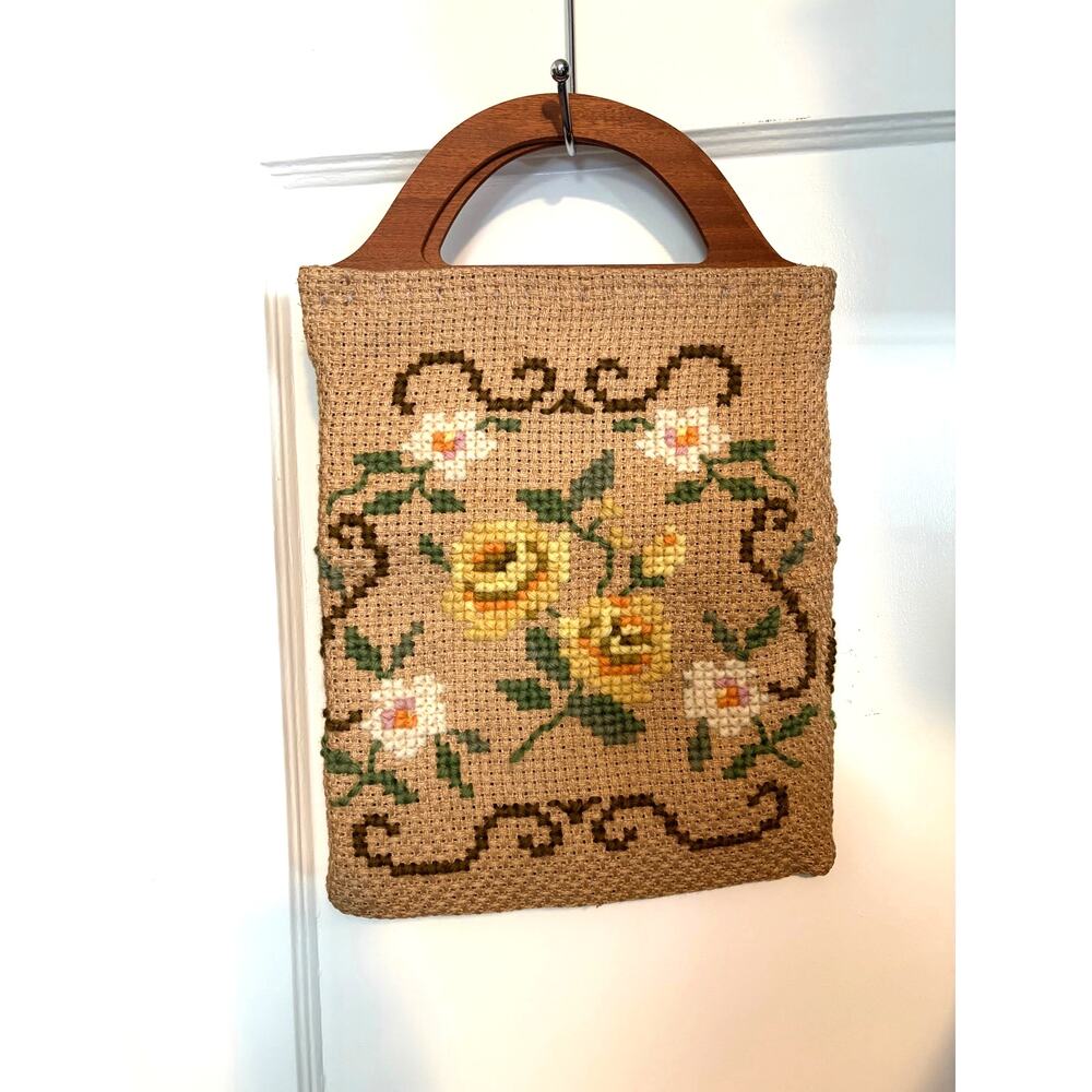 VNTG Cottagecore Handmade Floral Needlepoint Handbag Wood Handles Purse